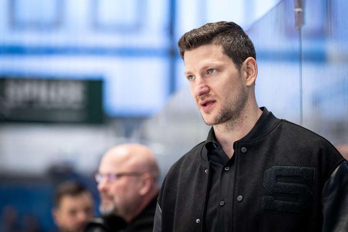 Šmíd zvedá Spartu a vrací se domů: Vyčítat něco hráči umí kdejaký blbec. Pořád se učíme Šmíd zvedá Spartu a vrací se domů: Vyčítat něco hráči umí kdejaký blbec. Pořád se učíme