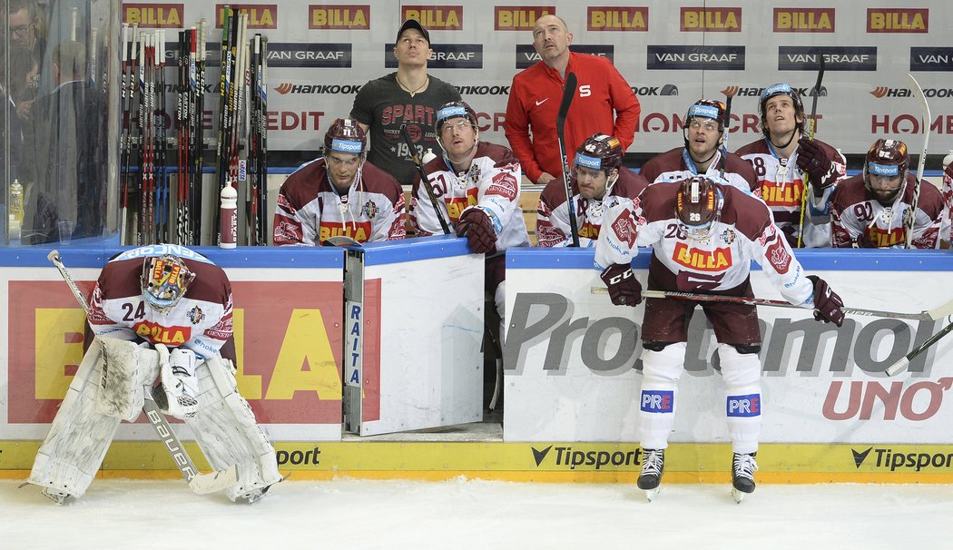 Na hokejisty Sparty se po vyřazení ve čtvrtfinále play off od Komety snesla vlna krtiky