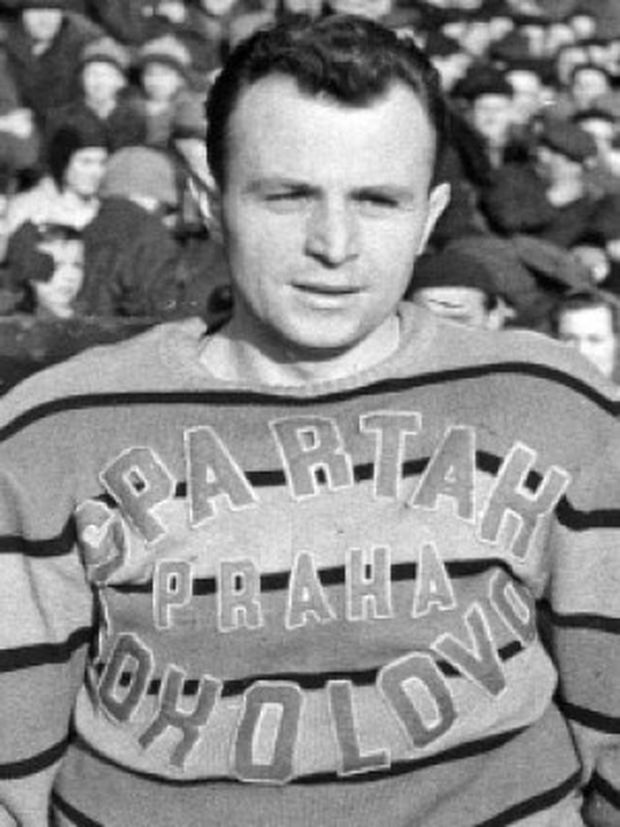 Legendární obránce Sparty Karel Gut Legendární obránce Sparty Karel Gut