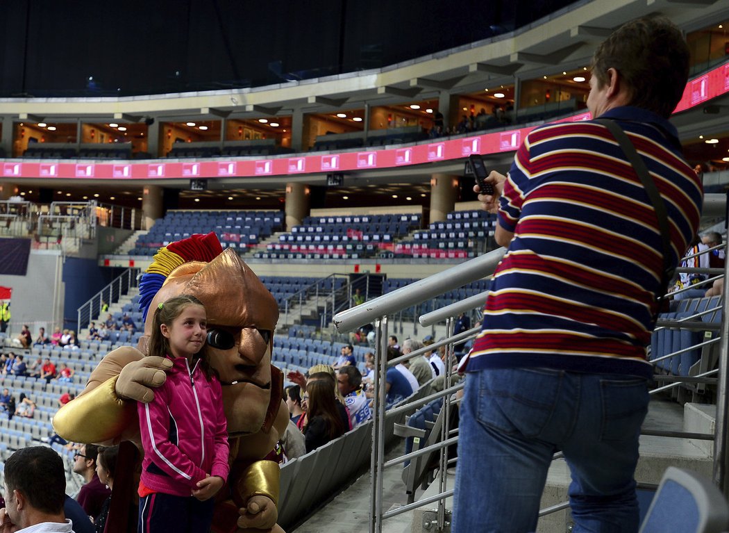 Příliš fanoušků Sparty si cestu do libeňské O2 Areny nenašlo