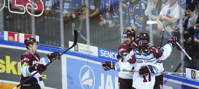 Pražané vedli v polovině zápasu již 4:0, nakonec však museli o výhru bojovat až do konce.