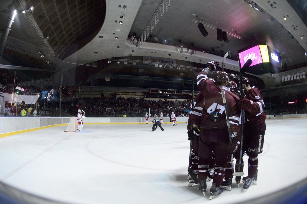 Hokejisté Sparty v rozlučce s Tipsport Arenou porazili s přehledem Slavii