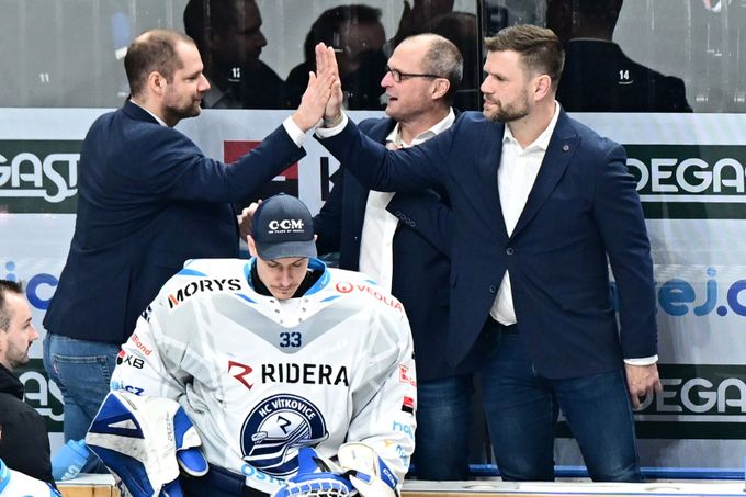 Stoprocentní přesilovka zastavila lídra. Varaďa s Vítkovicemi sesadil Spartu z čela Stoprocentní přesilovka zastavila lídra. Varaďa s Vítkovicemi sesadil Spartu z čela