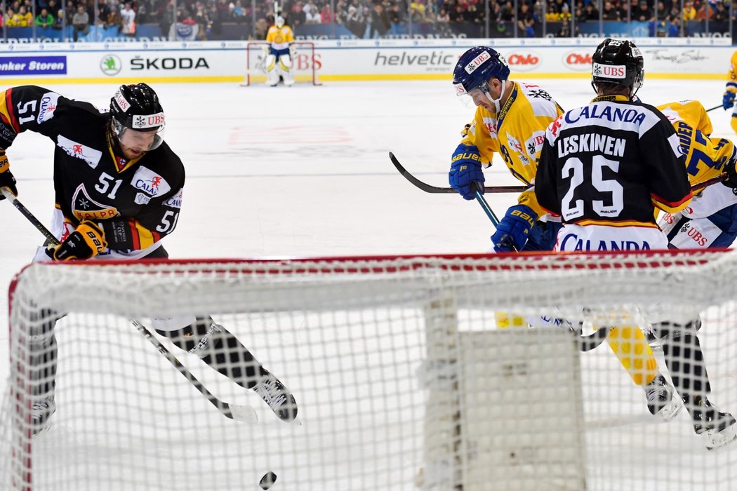 Moment ze semifinále Spengler Cupu 2018 mezi Kalpa Kuopio a Davosem