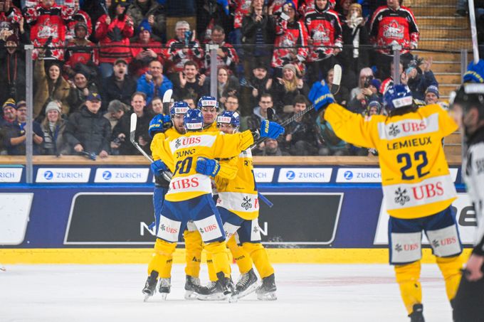 Davos ovládl Spenglerův pohár, má rekordní 17. triumf. Vítěznou trefu obstaral Zadina Davos ovládl Spenglerův pohár, má rekordní 17. triumf. Vítěznou trefu obstaral Zadina
