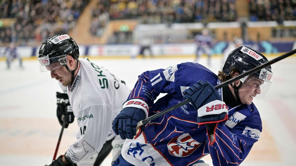 Filip Chlapík ze Sparty na Spengler Cupu v utkání proti Collegiate Selects
