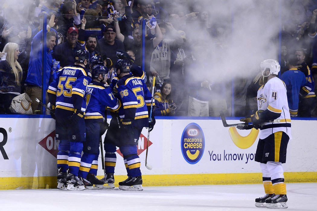 Vladimír Sobotka podruhé skóroval v letošním play off NHL, hokejisté St. Louis ale prohráli v úvodním utkání 2. kola s Nashvillem 3:4.