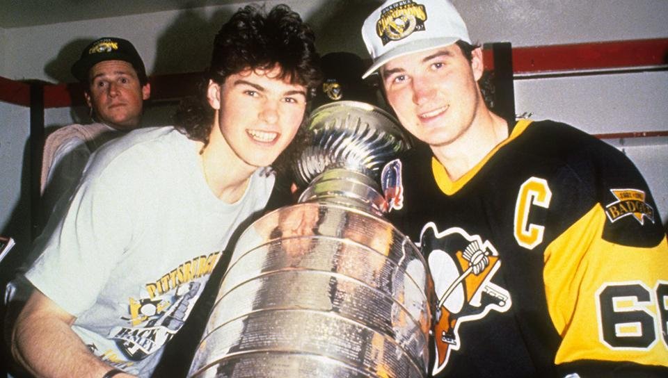 Jaromír Jágr a Mario Lemieux oslavují Stanley Cup