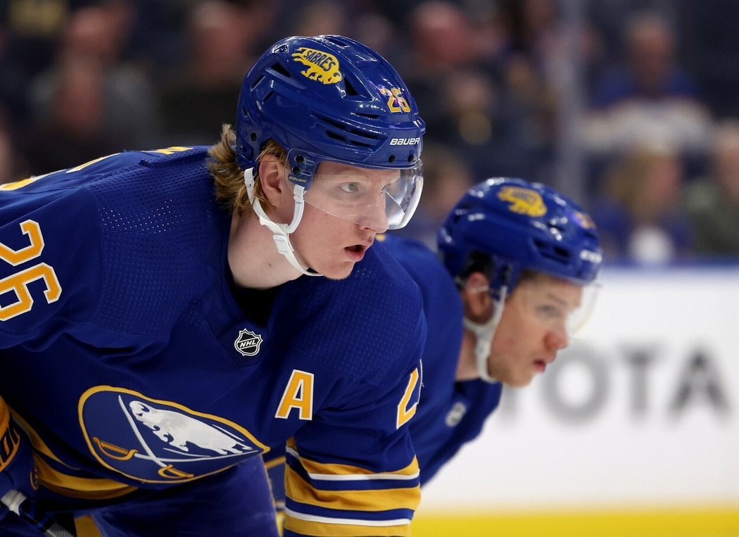 Obránce Buffala Sabres Rasmus Dahlin