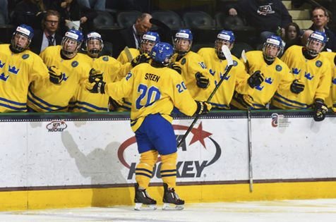 Hokejisté Švédska si zahrají finále MS hráčů do 18 let