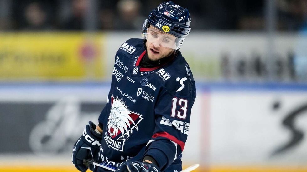 Český útočník Jakub Vrána neprožívá snový návrat do Linköpingu, mluví se i o jeho odchodu