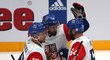 Čeští hokejisté se radují z vedoucí branky v utkání s Ruskem