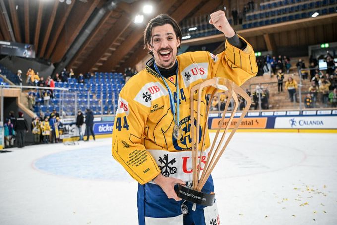 Elitní české kluby zkouší Davosu sebrat Stránského. Švýcaři tohle nechápou, míní expert Elitní české kluby zkouší Davosu sebrat Stránského. Švýcaři tohle nechápou, míní expert