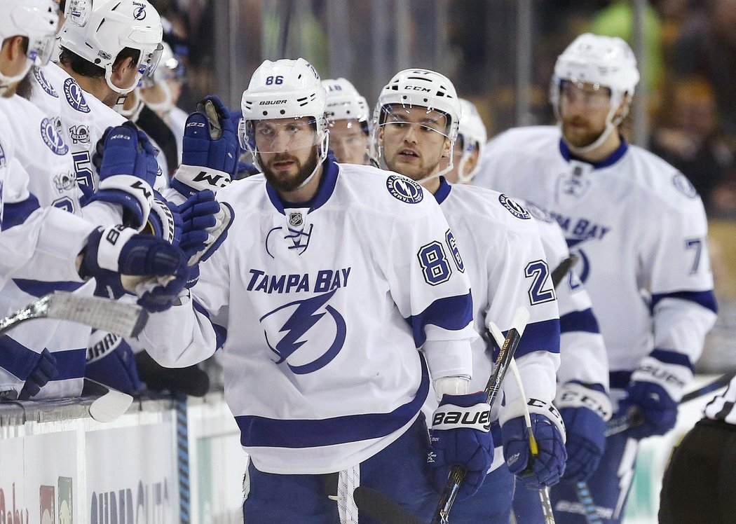 Nikita Kucherov se raduje z branky do sítě Bostonu