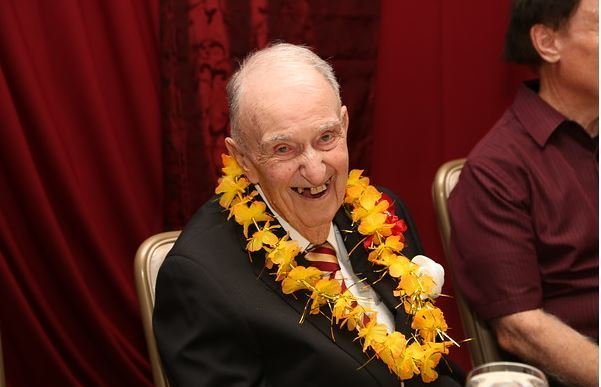 Sportovní manažer a vizionář Dennis Murphy zemřel ve věku 94 let