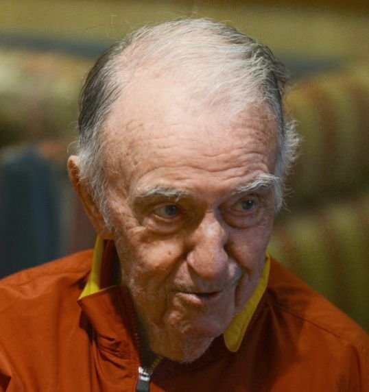 Sportovní manažer a vizionář Dennis Murphy zemřel ve věku 94 let