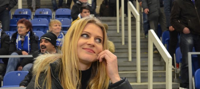 Lucie Šafářová se ve čtvrtek přišla podívat na extraligové utkání Komety, za kterou debutoval její přítel Tomáš Plekanec