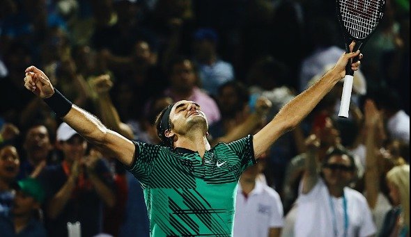 O titul z dvouhry se Rafael Nadal stejně jako na lednovém Australian Open utká s Rogerem Federerem, který postoupil po více než tříhodinovém boji a výhře 7:6, 6:7, 7:6 nad Australanem Nickem Kyrgiosem.