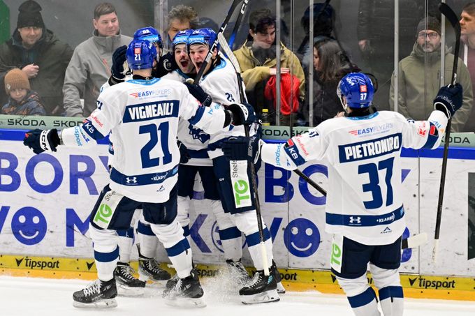 Další brutální obrátka Kladna v Boleslavi: loni 7:0, teď 5:0 ve třetí třetině! Další brutální obrátka Kladna v Boleslavi: loni 7:0, teď 5:0 ve třetí třetině!