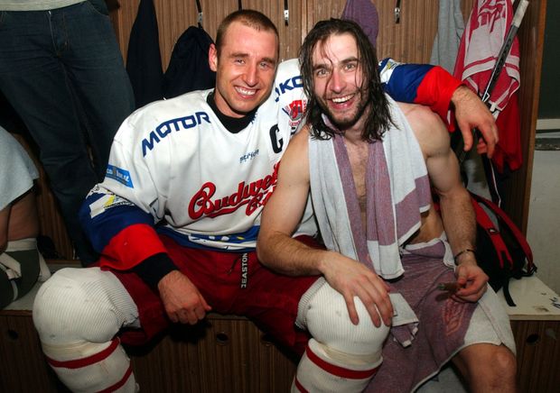 Václav Prospal a Radek Dvořák se ve výlukové sezoně 2004/05 výraznou měrou postarali o postup do extraligy Václav Prospal a Radek Dvořák se ve výlukové sezoně 2004/05 výraznou měrou postarali o postup do extraligy