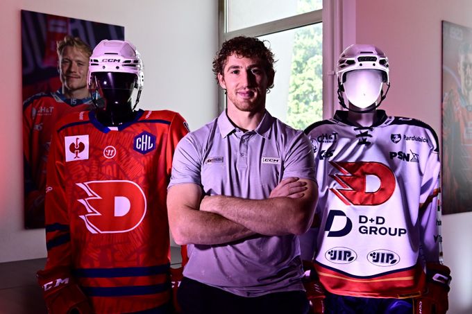 Už žádná barevná změť a dresy jako katalog firem. Dynamo výrazně vylepšilo dresy Už žádná barevná změť a dresy jako katalog firem. Dynamo výrazně vylepšilo dresy