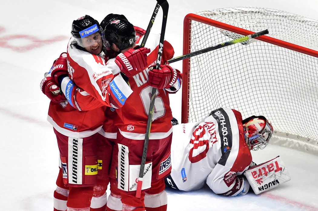 Olomoučtí hokejisté vyhráli na ledě Pardubic 2:1 v prodloužení, které rozhodl Pavel Musil