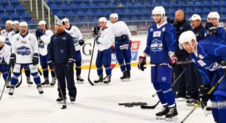 Kometa už trénuje na ledě. Zpoždění kvůli testům, chyběl Mueller