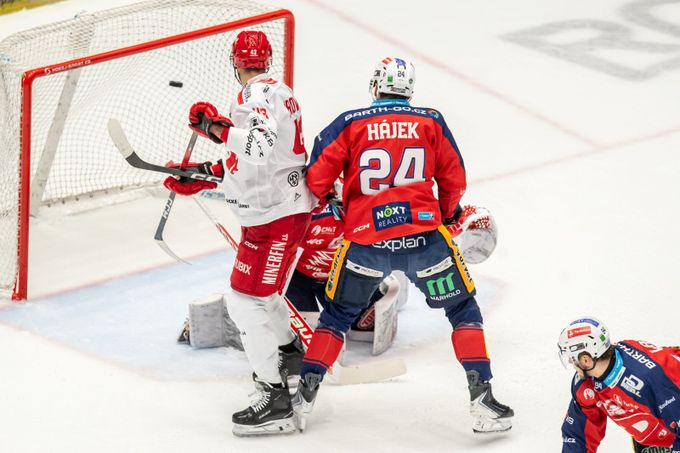 ONLINE: Třinec - Pardubice 2:3. Sparta vede proti Boleslavi, odčiní Kometa debakl? ONLINE: Třinec - Pardubice 2:3. Sparta vede proti Boleslavi, odčiní Kometa debakl?