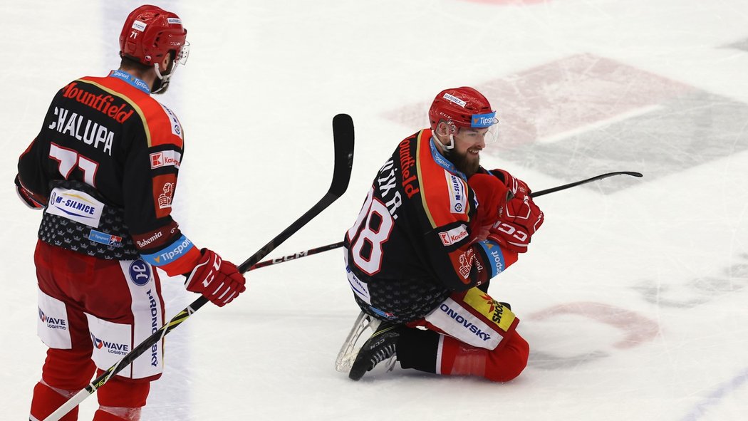 Hradečtí hokejisté hrají proti Plzni