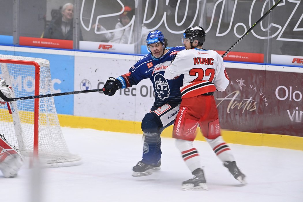 Jaromír Jágr v utkání s Olomoucí