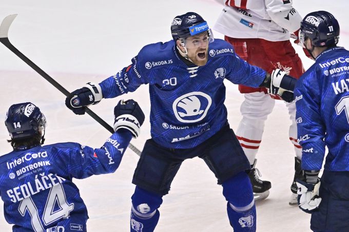 Nám je pětadvacet! smál se Lev. Plzeňští mistři z roku 2013 sestřelili kamaráda Mazance Nám je pětadvacet! smál se Lev. Plzeňští mistři z roku 2013 sestřelili kamaráda Mazance