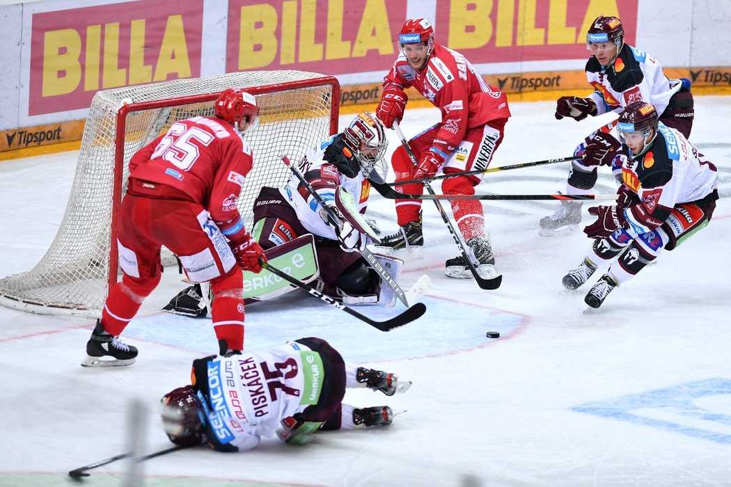 Jan Zahradníček se pomalu, ale jistě prokousává do obrany Třince