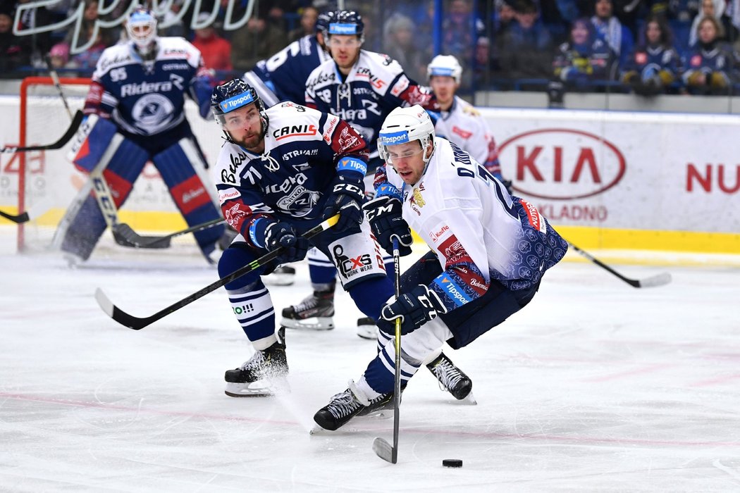 Roberts Bukarts naposledy působil ve Vítkovicích, nyní se vrací do KHL