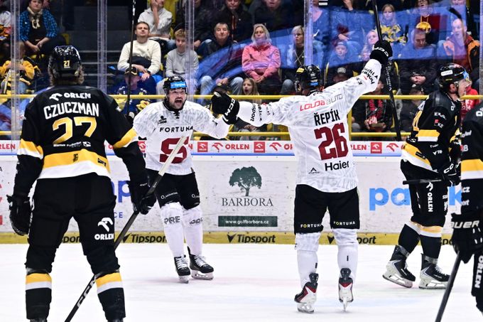 ONLINE: Sparta i Pardubice vedou. Třinec proti Vítkovicím bleskurychle otočil skóre ONLINE: Sparta i Pardubice vedou. Třinec proti Vítkovicím bleskurychle otočil skóre