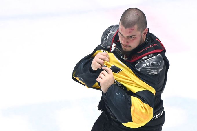 Hráč napadl sudího a ohrozil jeho zdraví! Extraliga rázně zakročila a dala tvrdý trest Hráč napadl sudího a ohrozil jeho zdraví! Extraliga rázně zakročila a dala tvrdý trest