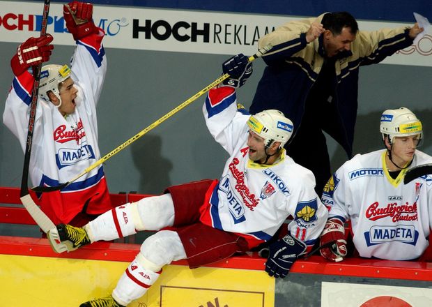 Luboš Rob st. (uprostřed) drží klubový rekord v počtu nasbíraných bodů v historii Luboš Rob st. (uprostřed) drží klubový rekord v počtu nasbíraných bodů v historii
