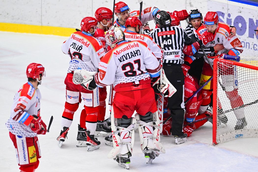 Strkanice v zápase Hradec - Třinec