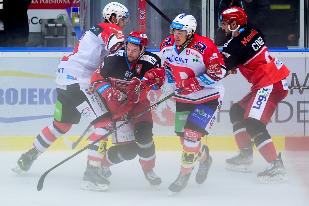 Pardubice ztratili dobře rozehrané derby proti Hradci z 2:0 na 2:5