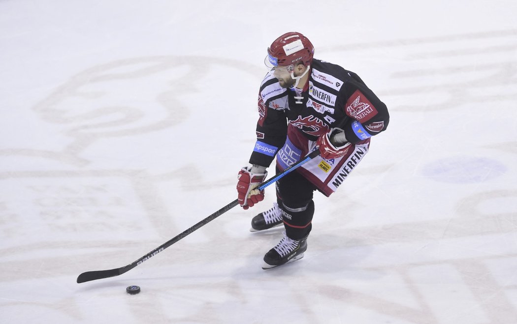 Martin Růžička během duelu s Olomoucí proměnil svůj nájezd