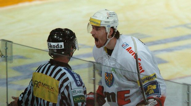 Při výluce NHL v roce 2004 se do sebe pouštěly i největší hvězdy, v Litvínově se rozzuřil i Martin Havlát Při výluce NHL v roce 2004 se do sebe pouštěly i největší hvězdy, v Litvínově se rozzuřil i Martin Havlát