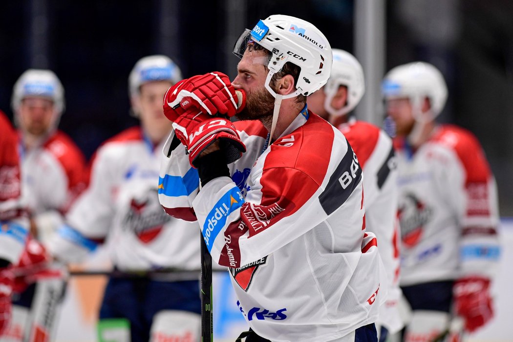 Hokejové Pardubice sejmuly zažívací obtíže. Do Karlových Varů jedou junioři