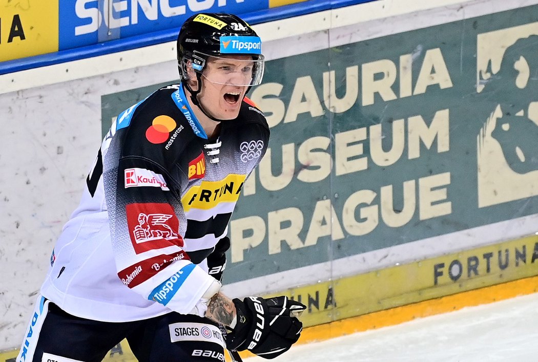 Olavi Vauhkonen vstřelil druhý gól Sparty v prvním čtvrtfinále proti Třinci