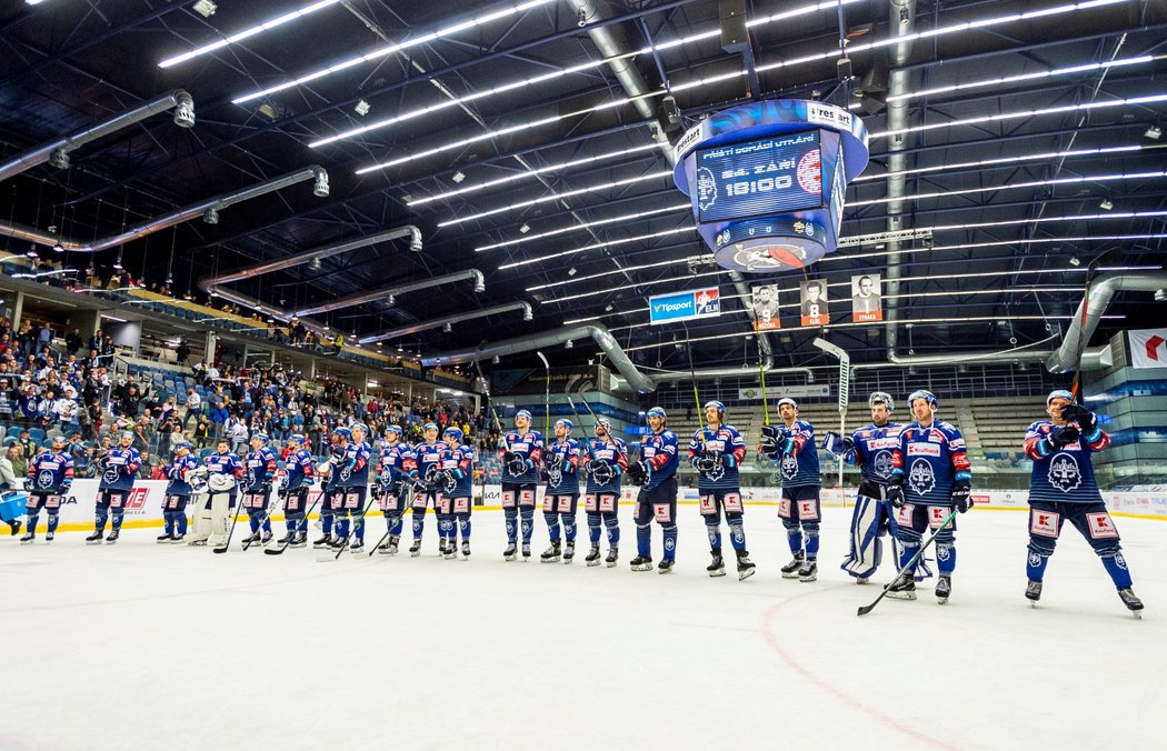 Kladenští hokejisté děkují fanouškům za podporu proti Litvínovu