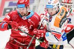 ONLINE: Pardubice - Třinec. Finále startuje, vítr způsobil problém