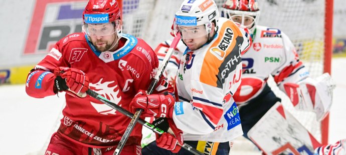 ONLINE: Pardubice - Třinec. Finále startuje, útok na pátý titul v řadě