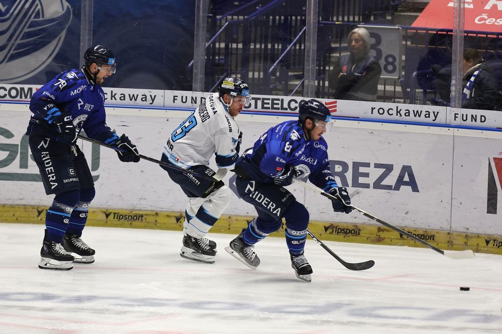 ONLINE: Liberec po gólu Lence vede nad Vítkovicemi. Karlovy Vary - Kometa 0:0 ONLINE: Liberec po gólu Lence vede nad Vítkovicemi. Karlovy Vary - Kometa 0:0