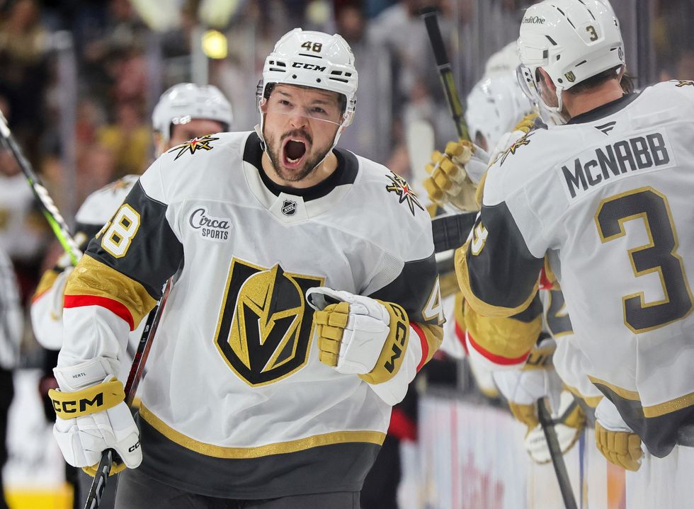 Hertlova show! Zničil svůj bývalý klub a vylepšil si rekord. Češi z Bostonu mlčeli Hertlova show! Zničil svůj bývalý klub a vylepšil si rekord. Češi z Bostonu mlčeli