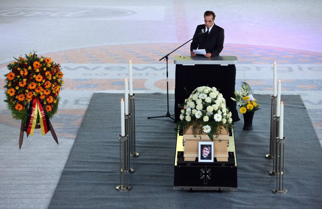 Do Německa byly převezeny ostatky hokejisty Dietricha, který tragicky zahynul při leteckém neštěstí v Jaroslavli