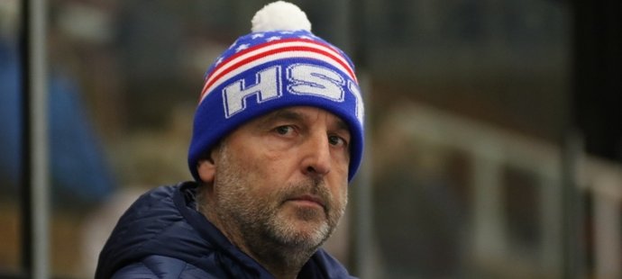 Hlavní trenér Roman Mejzlík třebíčských hokejistů zkolaboval a musel být převezen do jihlavské nemocnice