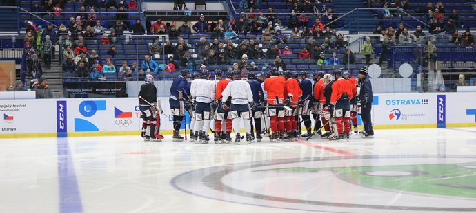 O unikátní komentovaný trénink Vítkovic byl během olympijské přestávky mezi fanoušky zájem